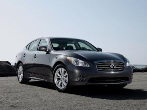 2010 Infiniti M56